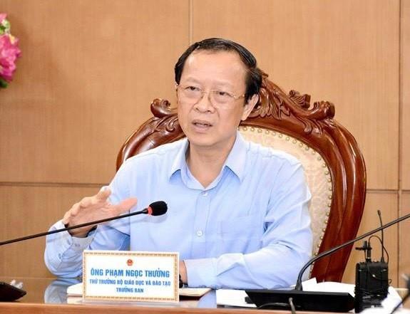 Hình ảnh bảng thông báo tuyển sinh hoặc hoạt động tư vấn tuyển sinh tại Trường PT Thực hành Sư phạm An Giang, thu hút sự quan tâm của học sinh và phụ huynh